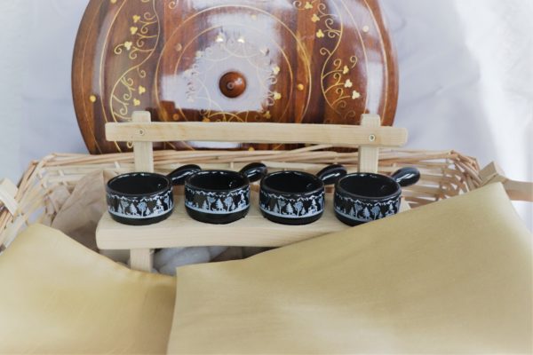 Gift set handicraft with wood bowl, cushion covers and fondue set