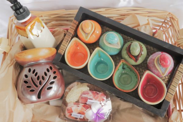 Handicraft Gift set with Spa set, soap set, oil candle burner and soap dispenser