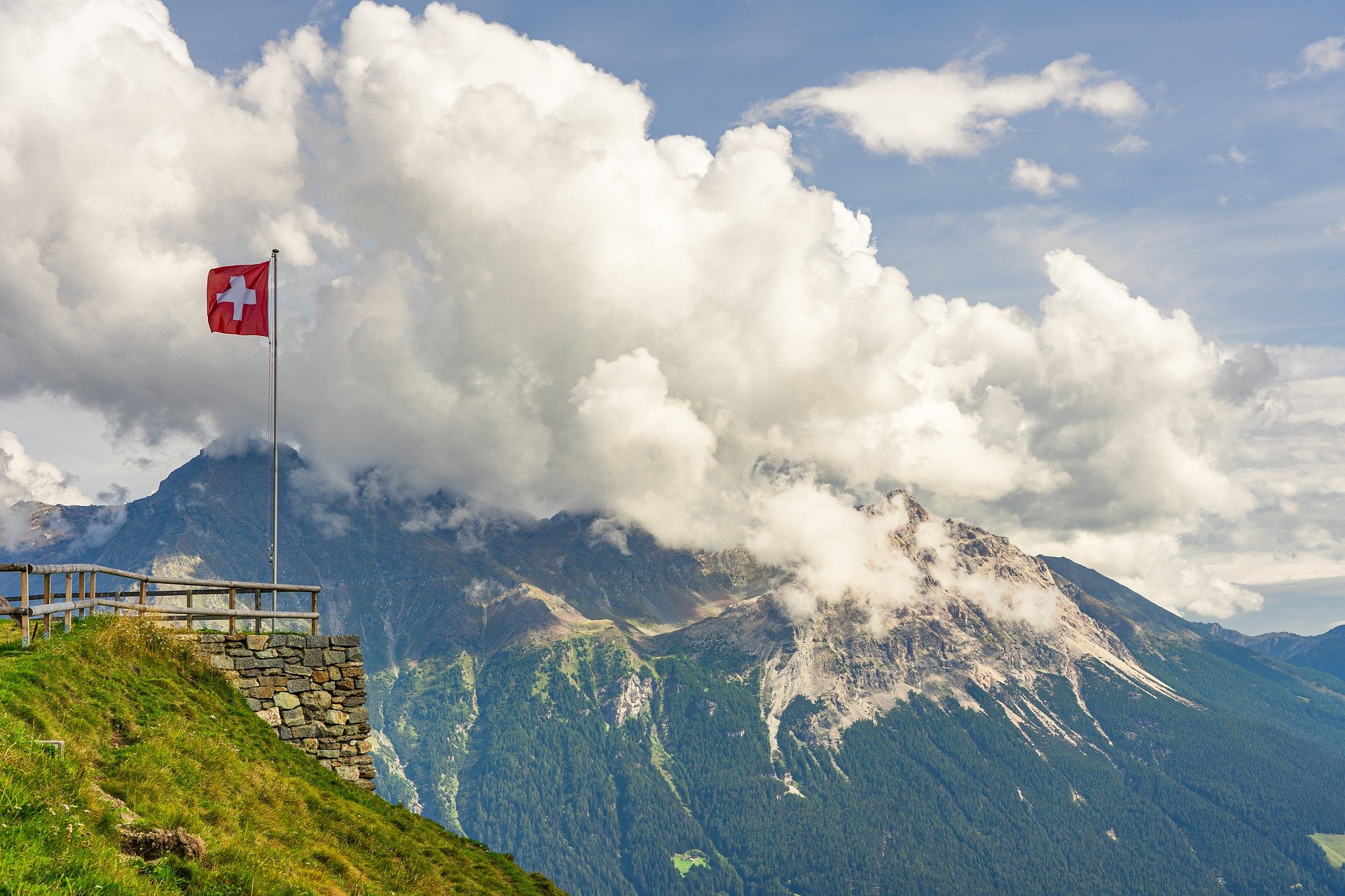 mountains-5747088_1920